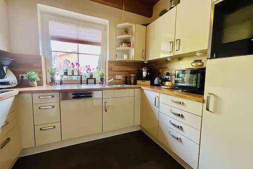 Moderne Einbauküche - Doppelhaushälfte in 23623 Ahrensbök mit 85m² kaufen