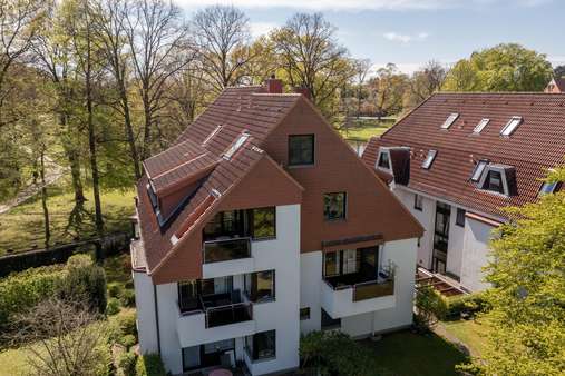 Hausansicht - Penthouse-Wohnung in 23570 Lübeck mit 130m² günstig kaufen