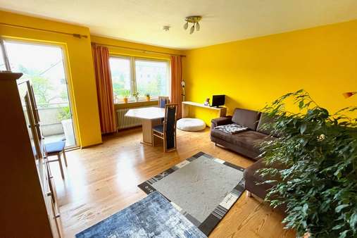 Wohnzimmer - Etagenwohnung in 23611 Bad Schwartau mit 67m² günstig kaufen