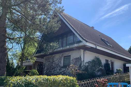 Hausansicht - Einfamilienhaus in 23570 Lübeck mit 184m² kaufen