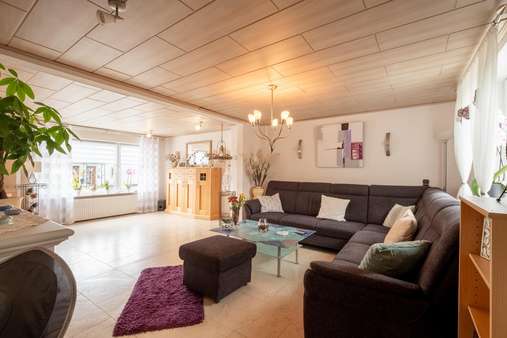 Wohnzimmer Ansicht - Doppelhaushälfte in 23568 Lübeck mit 122m² kaufen