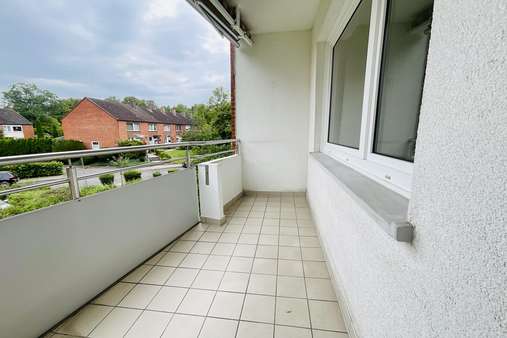 Balkon - Etagenwohnung in 23562 Lübeck mit 58m² kaufen