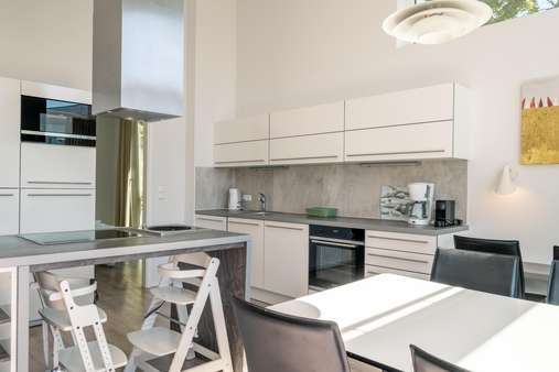 Küche mit Kochinsel - Penthouse-Wohnung in 23570 Lübeck mit 108m² kaufen