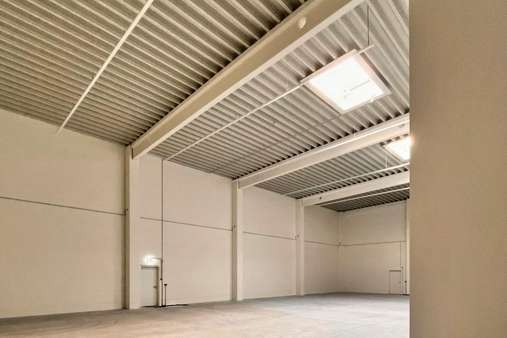 Halle 3a   - Halle in 23560 Lübeck mit 492m² mieten