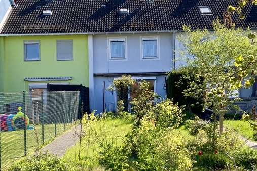 Rückseite - Reihenmittelhaus in 23569 Lübeck mit 73m² kaufen