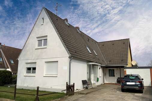 Hausansicht - Einfamilienhaus in 23554 Lübeck mit 175m² kaufen