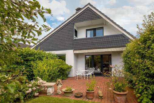 Rückseite zum Garten - Einfamilienhaus in 23617 Stockelsdorf mit 126m² kaufen