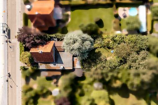 Drohnenaufnahme vom Grundstück - Einfamilienhaus in 23568 Lübeck mit 150m² kaufen