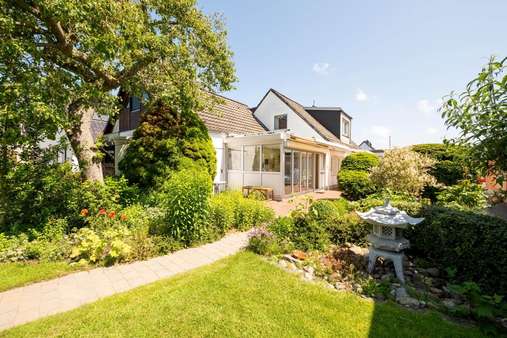 sonniger Garten sonniger Garten - Einfamilienhaus in 23570 Lübeck mit 165m² kaufen