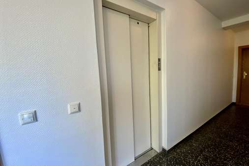 Fahrstuhl - Etagenwohnung in 23570 Lübeck mit 80m² kaufen