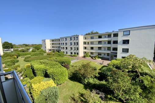 Ausblick vom Balkon Ausblick vom Balkon - Etagenwohnung in 23570 Lübeck mit 81m² kaufen