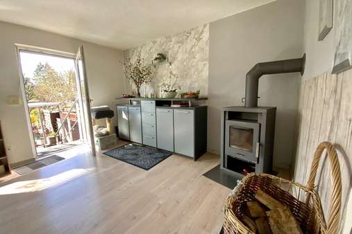 Kamin im Wohnzimmer - Reihenmittelhaus in 23569 Lübeck mit 60m² kaufen
