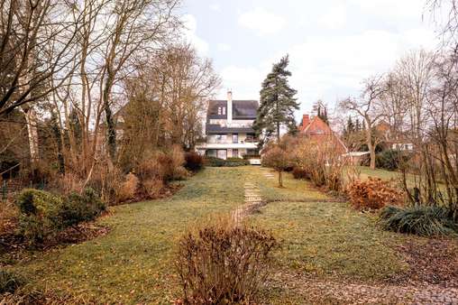 Rückansicht - Erdgeschosswohnung in 23564 Lübeck mit 80m² kaufen