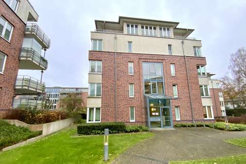 Vorderansicht - Etagenwohnung in 23566 Lübeck mit 92m² kaufen