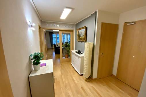 Eingangsbereich - Etagenwohnung in 23566 Lübeck mit 92m² kaufen