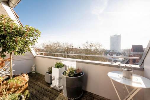Sonnige Loggia - Penthouse-Wohnung in 23570 Lübeck mit 109m² kaufen