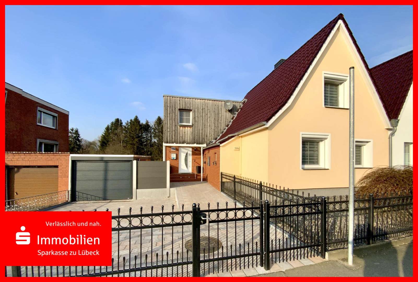 Hausansicht von der Straße Hausansicht von der Straße - Einfamilienhaus in 23560 Lübeck mit 160m² kaufen