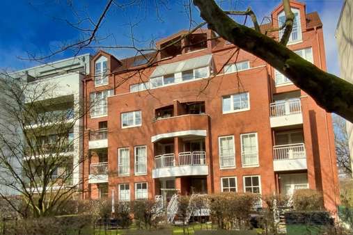 Gartenansicht mit Loggia - Etagenwohnung in 20251 Hamburg mit 55m² kaufen