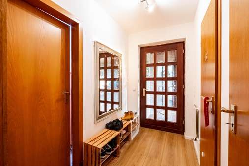 Eingangsflur - Zweifamilienhaus in 23556 Lübeck, St. Lorenz Nord mit 258m² kaufen