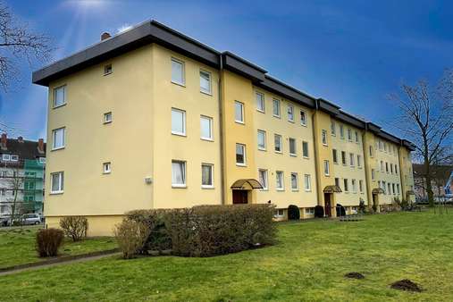 Seitenansicht - Etagenwohnung in 23568 Lübeck mit 53m² kaufen