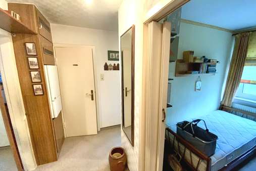 Eingangsbereich und Flur - Etagenwohnung in 23568 Lübeck mit 53m² kaufen