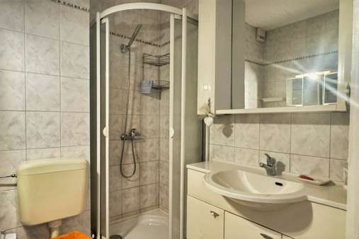Duschbad_1.OG - Reihenmittelhaus in 23556 Lübeck mit 63m² kaufen