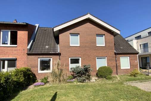 Straßenansicht - Einfamilienhaus in 23617 Stockelsdorf mit 204m² kaufen