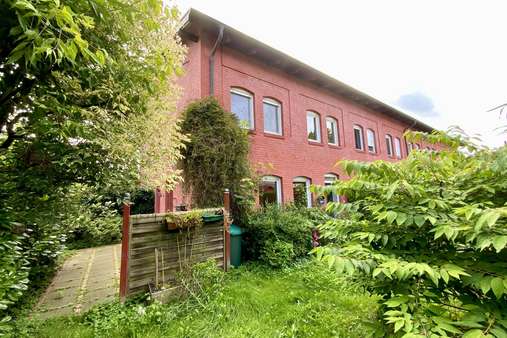 Eingangsansicht - Reihenendhaus in 23560 Lübeck mit 113m² kaufen