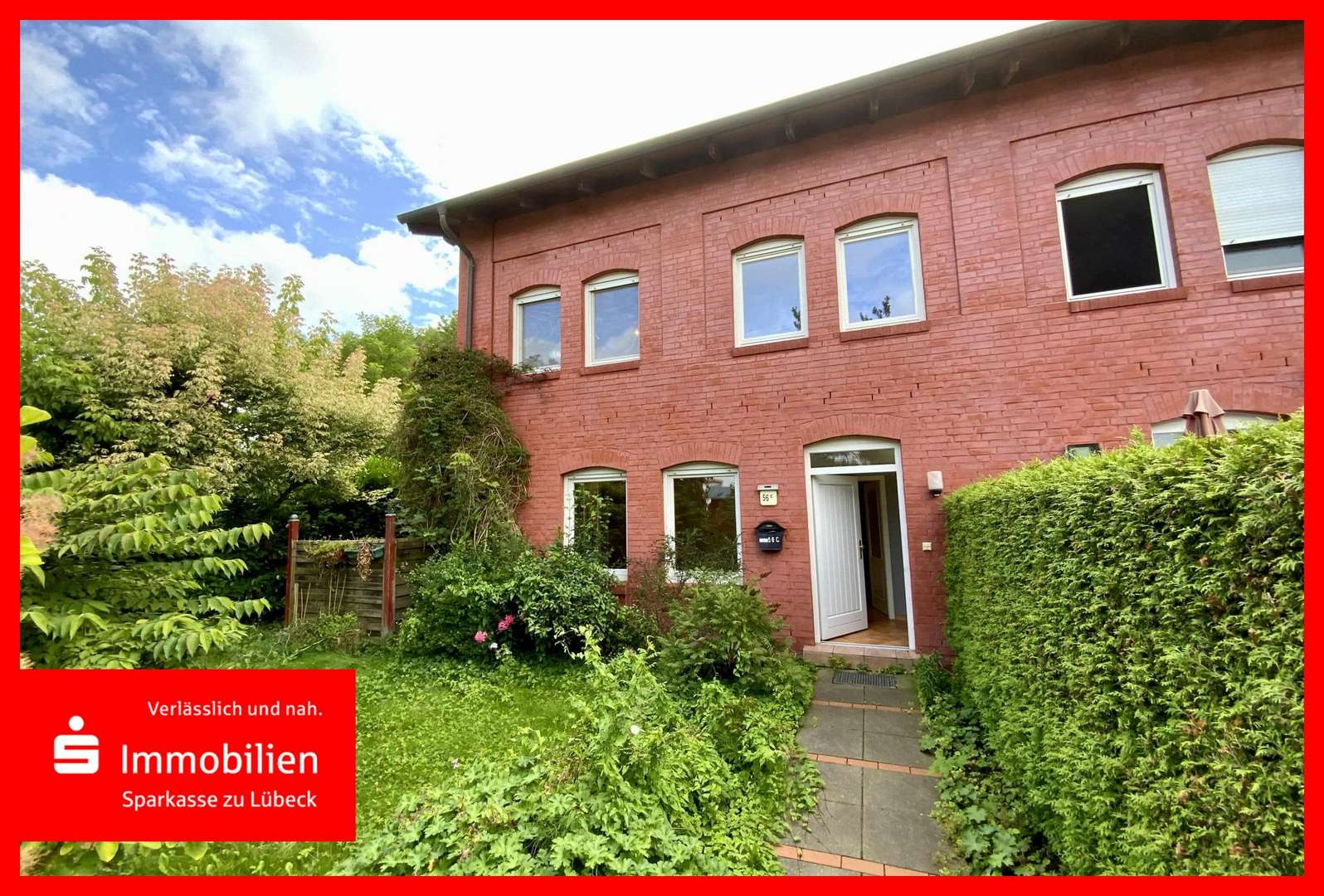 Eingangsansicht - Reihenendhaus in 23560 Lübeck mit 113m² kaufen