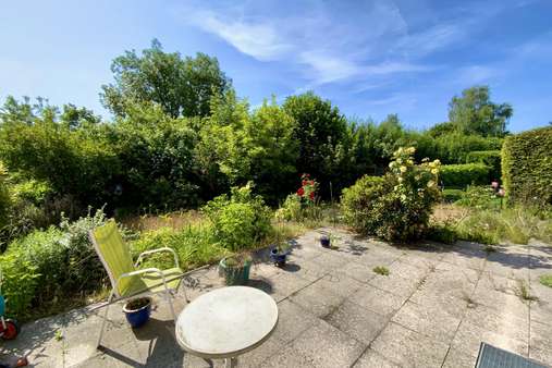 Blick in den Garten Blick in den Garten - Einfamilienhaus in 23562 Lübeck mit 144m² kaufen