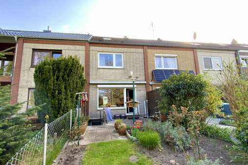 Gartenansicht - Reihenmittelhaus in 23611 Bad Schwartau mit 64m² kaufen
