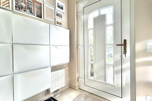 Eingangsbereich Eingangsbereich - Reihenmittelhaus in 23556 Lübeck mit 78m² kaufen