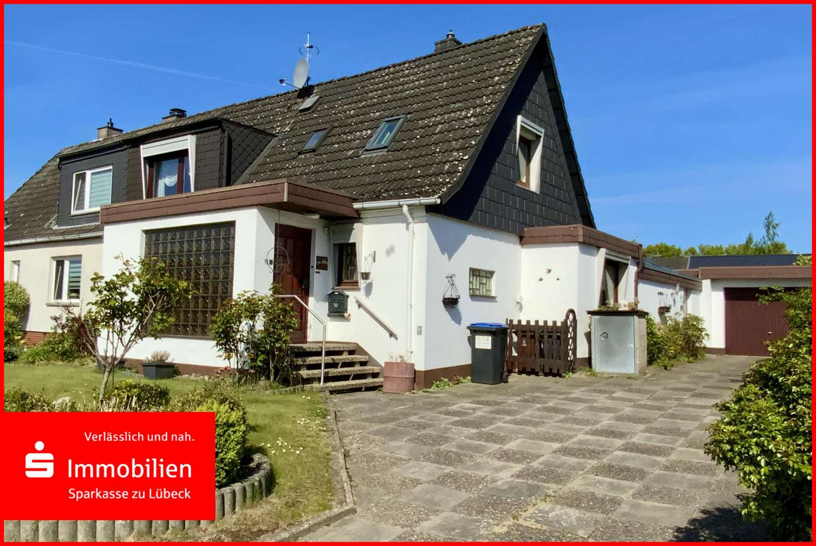 Straßenansicht - Doppelhaushälfte in 23569 Lübeck mit 109m² kaufen