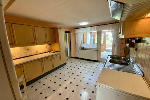 Küche - Doppelhaushälfte in 23569 Lübeck mit 109m² kaufen