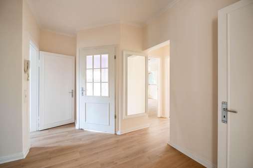 Wohnen OG Wohnen OG - Mehrfamilienhaus in 23611 Bad Schwartau mit 246m² kaufen