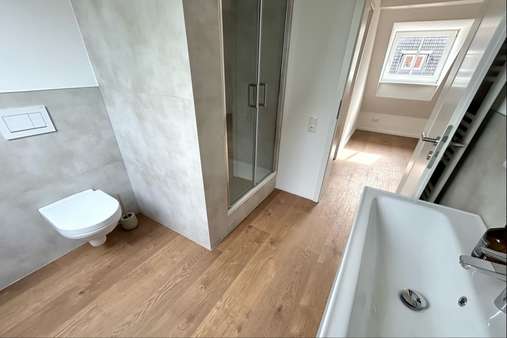 Duschbad Duschbad - Dachgeschosswohnung in 23556 Lübeck mit 73m² kaufen
