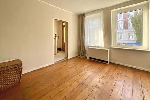 Wohnzimmer EG - Mehrfamilienhaus in 23558 Lübeck mit 133m² kaufen