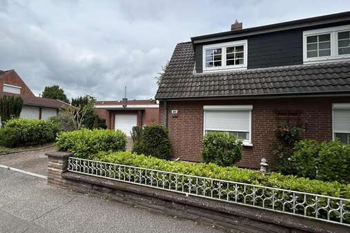 Vorderansicht - Doppelhaushälfte in 23556 Lübeck mit 164m² kaufen