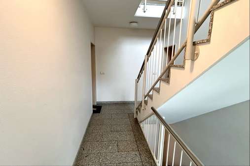 Hausflur - Etagenwohnung in 23560 Lübeck mit 71m² kaufen