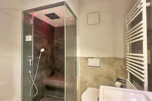 Regendusche mit Dampfsauna Regendusche mit Dampfsauna - Ferienwohnung in 23570 Lübeck mit 36m² kaufen