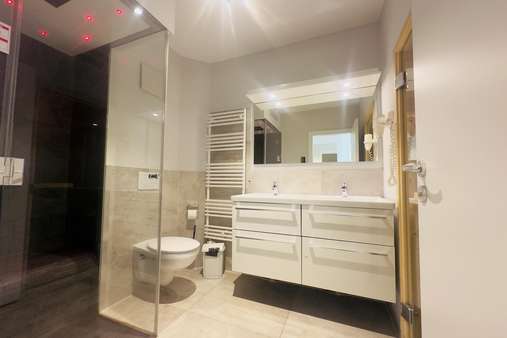 Wellnessbadezimmer Wellnessbadezimmer - Ferienwohnung in 23570 Lübeck mit 36m² kaufen