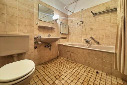 Bad Bad - Etagenwohnung in 23558 Lübeck mit 59m² kaufen