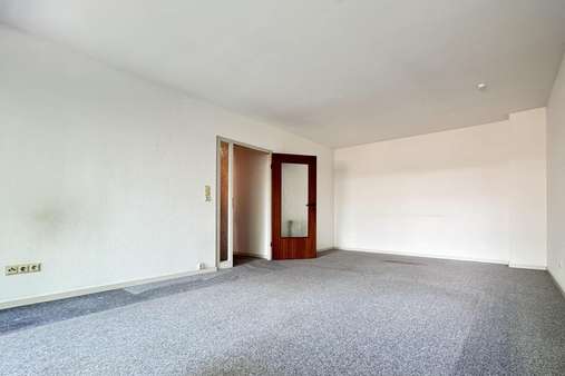 Wohnzimmer Wohnzimmer - Etagenwohnung in 23558 Lübeck mit 59m² kaufen