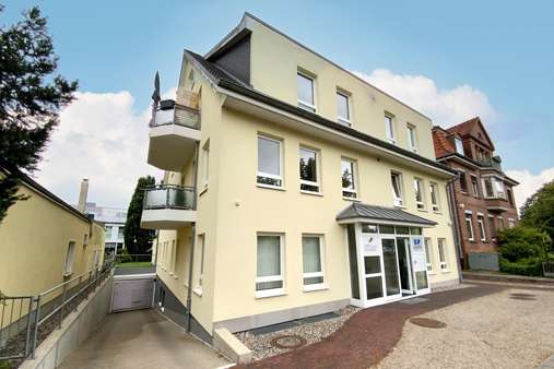 Vorderanicht - Etagenwohnung in 23568 Lübeck mit 96m² kaufen