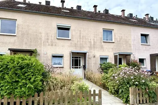 Reihenmittelhaus mit Garage in gefragter Stadtrandlage