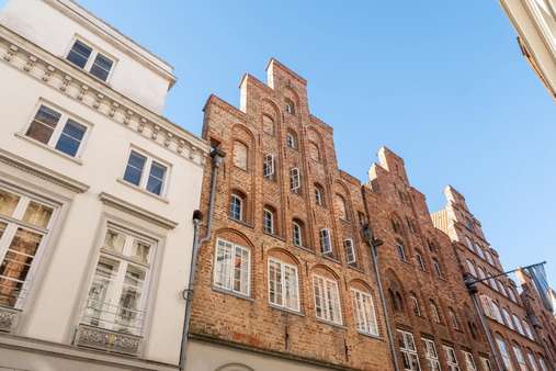 Treppengiebel Treppengiebel - Mehrfamilienhaus in 23552 Lübeck mit 326m² kaufen