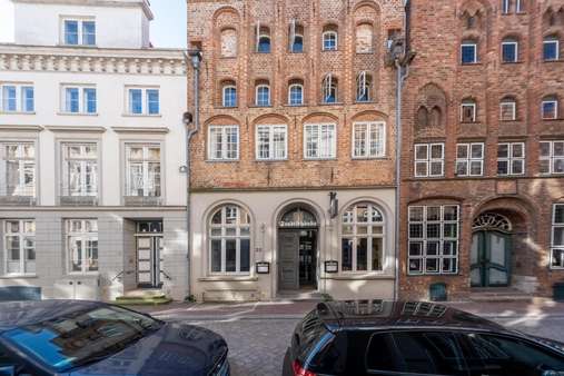 Vorderansicht Vorderansicht - Mehrfamilienhaus in 23552 Lübeck mit 326m² kaufen