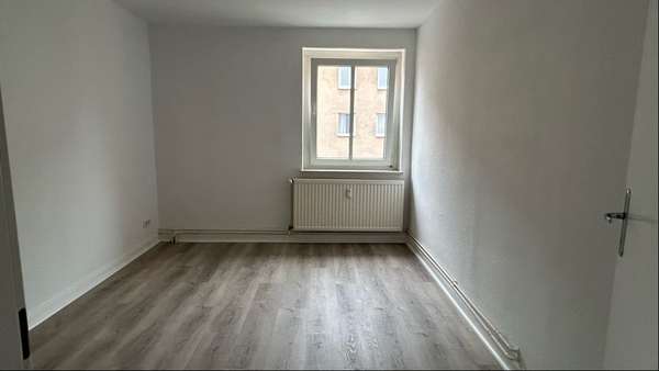Schlafzimmer Schlafzimmer - Etagenwohnung in 23556 Lübeck mit 46m² kaufen