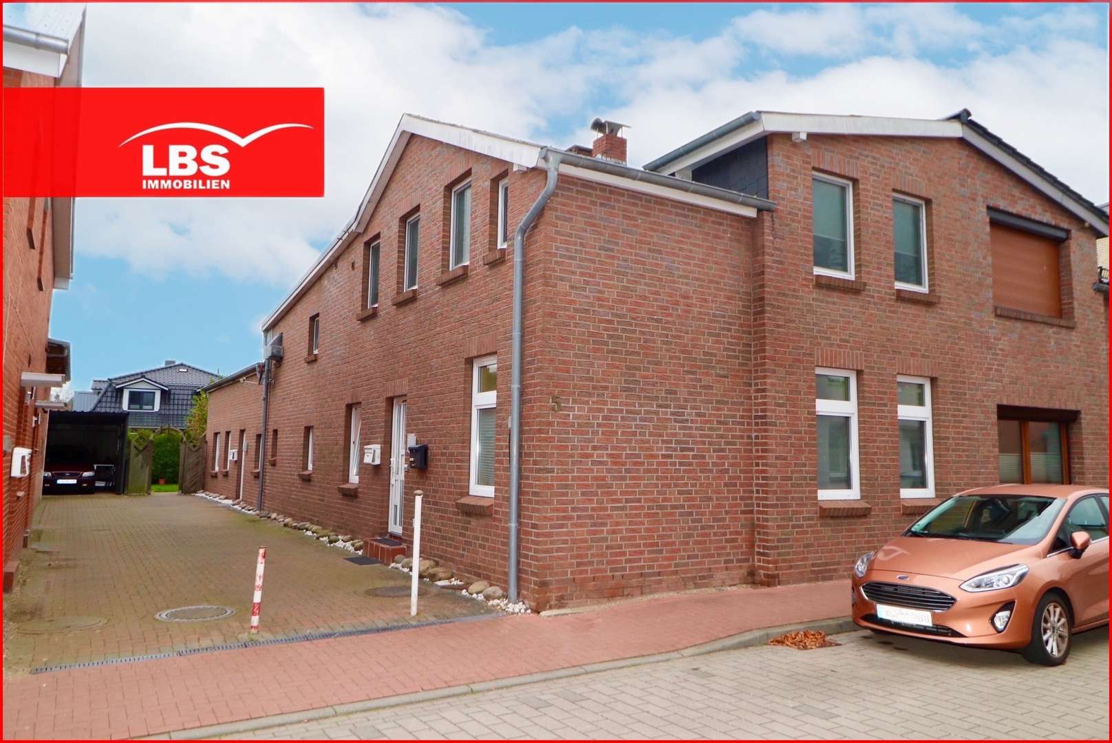 null - Zweifamilienhaus in 25355 Barmstedt mit 174m² günstig kaufen