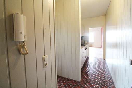 Freundlicher Eingangsbereich - Etagenwohnung in 23554 Lübeck mit 46m² günstig kaufen